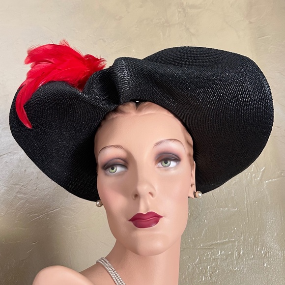 FASCINATING 1940s\' BLACK STRAW OPEN CROWN HAT + FOLDED WIDE BRIM + RED FEATHERS main image 12